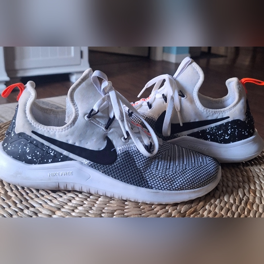 Nike Womens Free TR 8 White Black Training Shoes Size 8.5.  942888-101